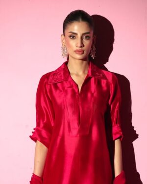 Luxury pret women's suit in pure sheesha silk
