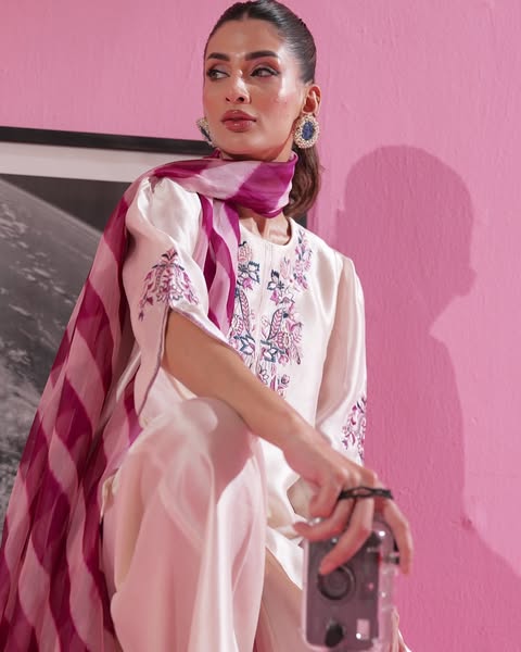 Samana Zainab Sheesha Silk 3-Piece Dress